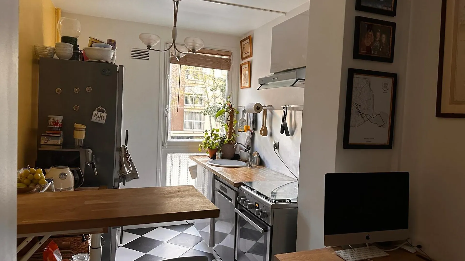 Spicy And Play In The Heart Of Appartement